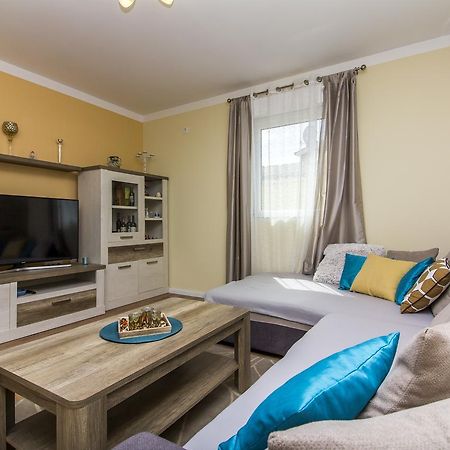 Apartman Maxim Pula Exterior foto