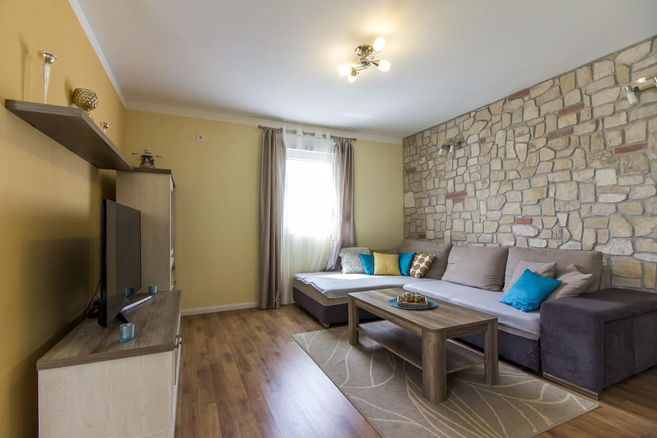 Apartman Maxim Pula Exterior foto