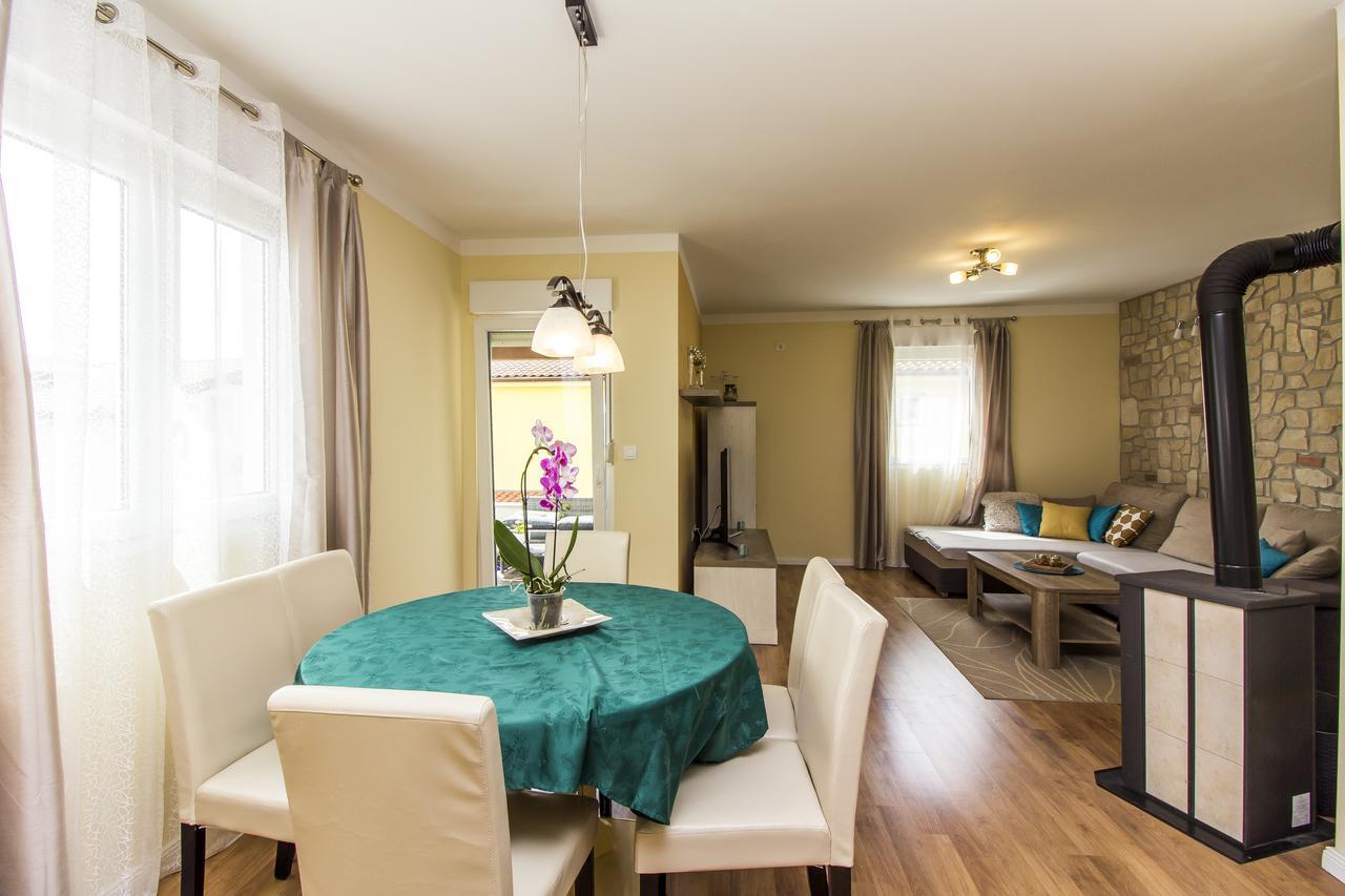 Apartman Maxim Pula Exterior foto