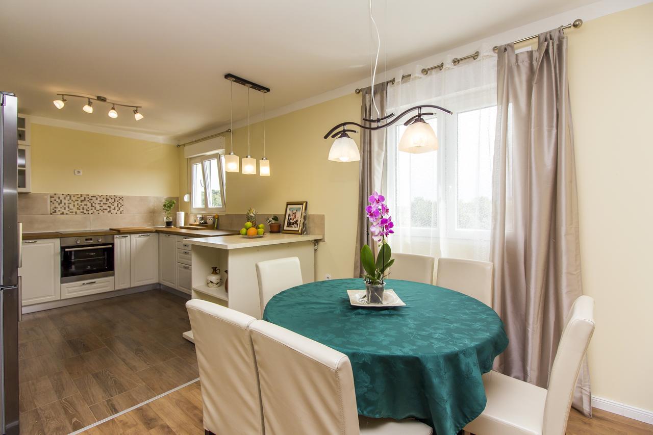 Apartman Maxim Pula Exterior foto