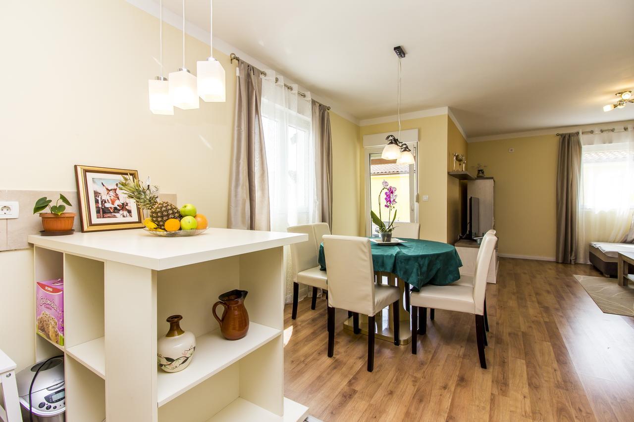 Apartman Maxim Pula Exterior foto